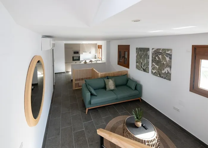 Casa Piedra * 科尼尔-德拉弗龙特拉