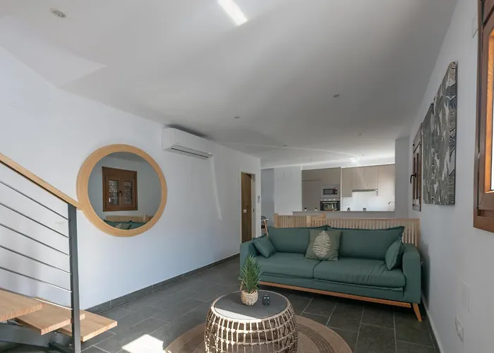 Casa Piedra * 科尼尔-德拉弗龙特拉